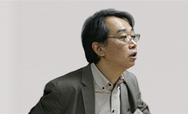Yong-Ho Hŏ 사진