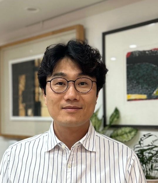 서재권 사진